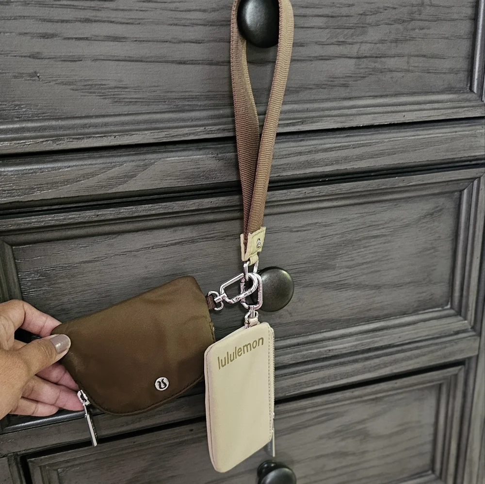 Lululemon Dual pouch - Picture 7 of 8
